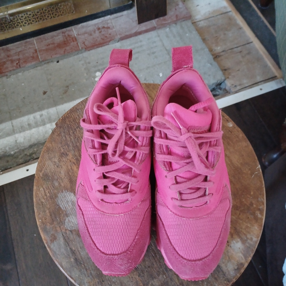 Pink Sneakers Reebok 6.5